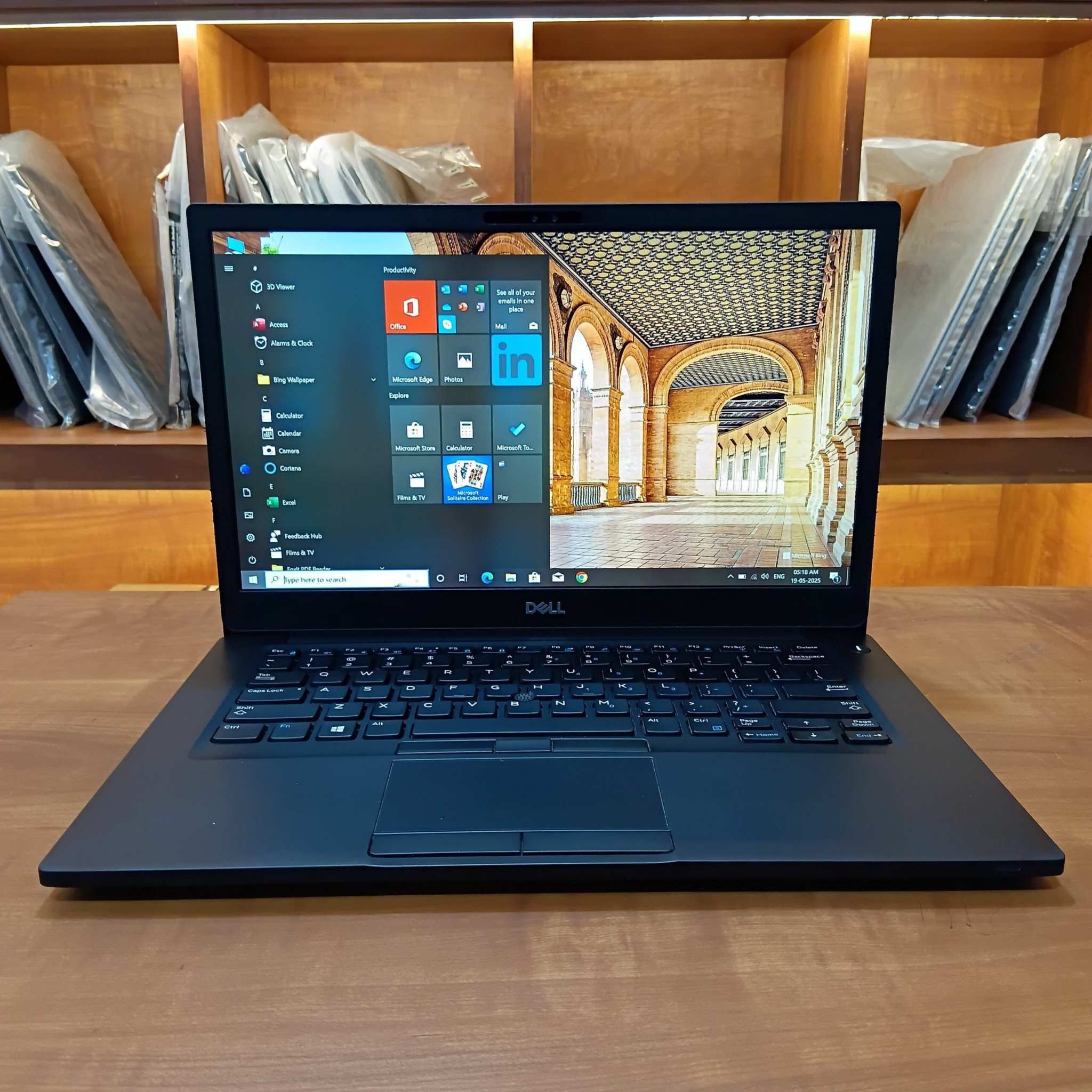 Dell Latitude 7490 Laptop | Intel Core i5 8th Gen | 8GB RAM | 256GB SSD | 14-Inch Full HD Display